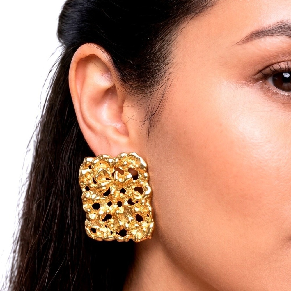 Vtg Brutalist Gold Tone Textured Nugget Rectangular Statement Clip On Earrings
